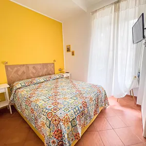 Giallo , Napoli Italia