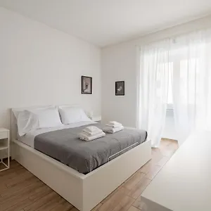 Loverhome 2 , Roma Italia